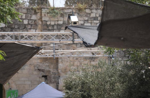 İsrail El-Esbat'a güvenlik kameraları yerleştiriyor