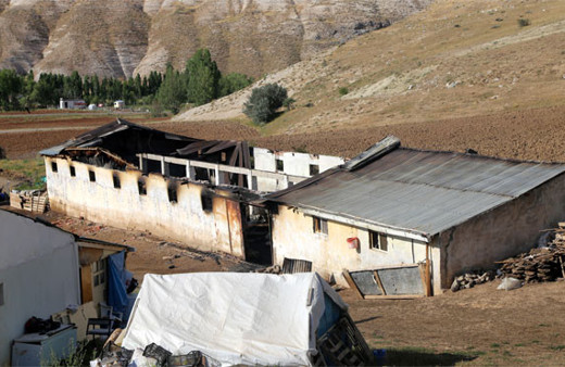 Sivas'ta 80 hayvan yanarak telef oldu