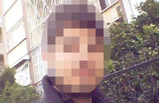 Ellerini bağlayıp porno izleten sapık amcayı görünce...