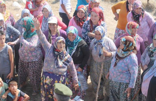 Manisa köylüleri ayaklandı! Ağaçların sökülmesine tepki