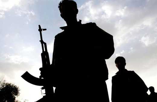 Diyarbakır'da çatışma çıktı emniyet müdürlüğüne  ateş açtılar