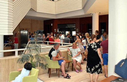 Emir dava açtı 400 kişi sokakta kaldı