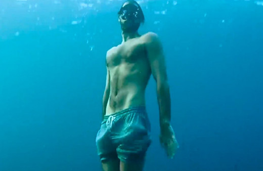 Su altında yaptığını görünce gözlerinize inanamayacaksınız!