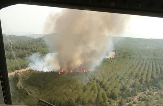 İzmir'de başlayan yangın Manisa'ya uzandı