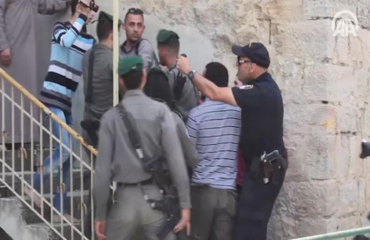 Yahudi yerleşimciler Filistinlilerin evine el koydu