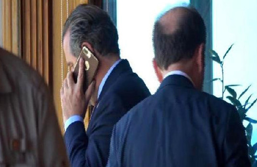 Basın toplantısı sırasında Erdoğan arayınca...