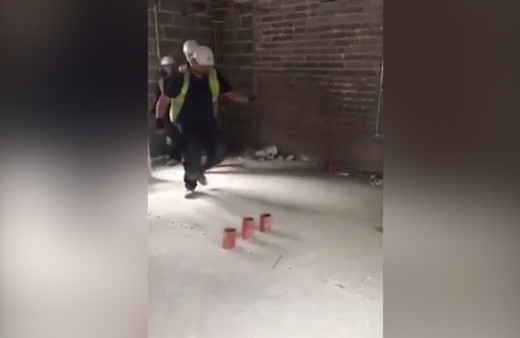 İnşaatta işçileri kahkahaya boğan şaka