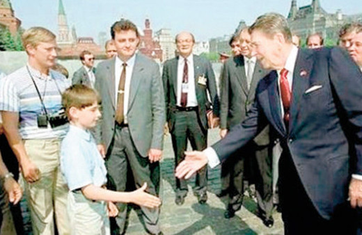 Fotoğraftaki tıfıl turisti tanıdınız mı?