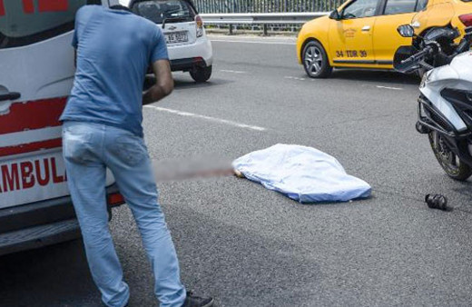 İstanbul'un göbeğinde feci kaza bir kişi hayatını kaybetti