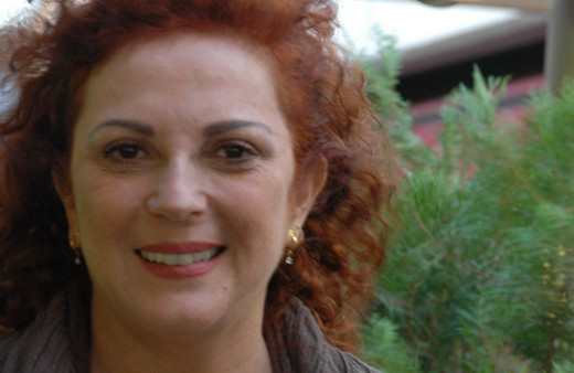 Ünlü sanatçı Derya Alabora film setinde kaza geçirdi