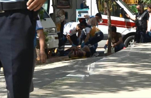 İstanbul'da çatışma polis 4 kişiyi vurarak etkisiz hale getirdi