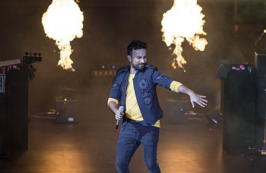 Tarkan Harbiye'yi salladı! Bakın konsere kimler geldi