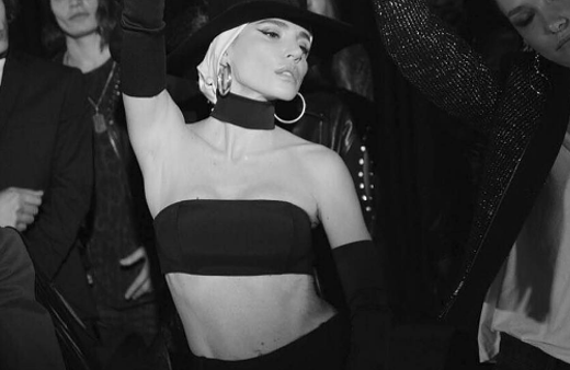 Gülşen tarzı giyinmek bir araba fiyatı 