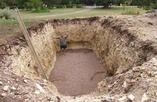 Bakın bu koca deliği açtırıp ne yaptı! Tamamen paranoya