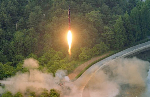Kuzey Kore'den dünyayı ürküten görüntü! Füze ateşlendi