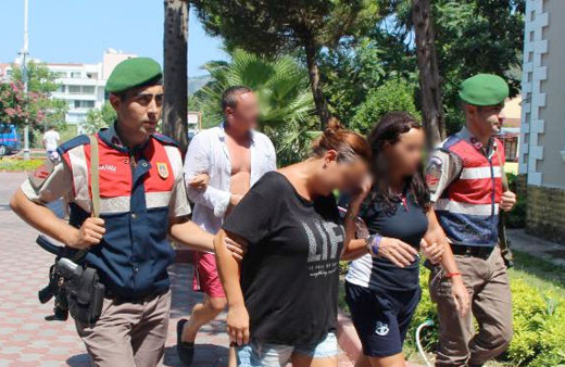 Şeytanın aklına gelmez! Rus turistlerin Antalya'da yaptıklarına bakın