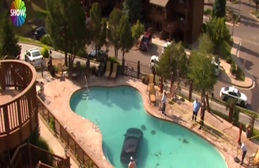 Yüzme havuzuna ciple daldı