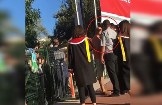 ODTÜ mezuniyet töreninde güvenlik görevlisi veliye kafa attı!