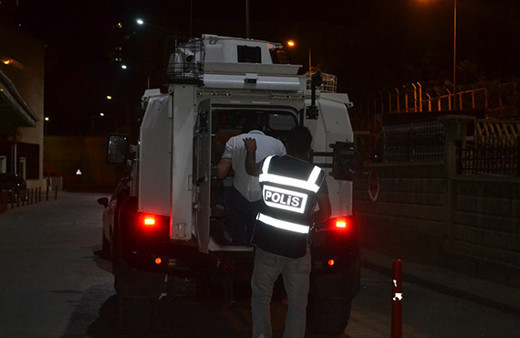 Siirt'te HDP ve DBP yöneticilerine gözaltı