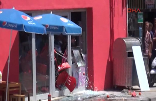 Cinnet getiren dönerci ortalığı savaş alanına çevirdi