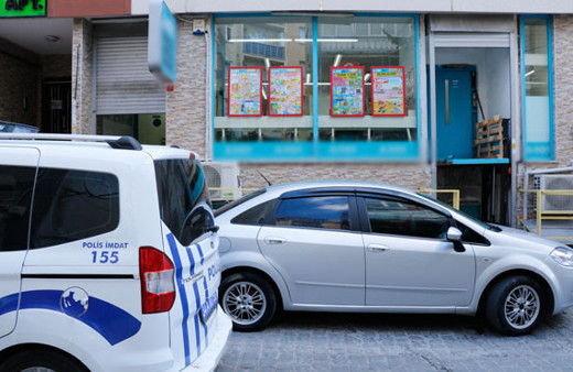  Beyoğlu'nda korku dolu anlar silahlı ve maskeki kişiler...