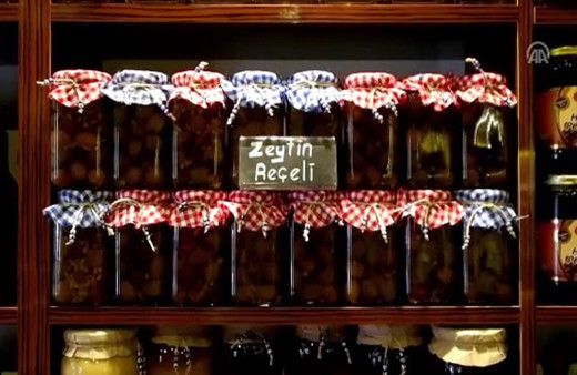 Ege tatilcilerinin gözdesi: Zeytin reçeli