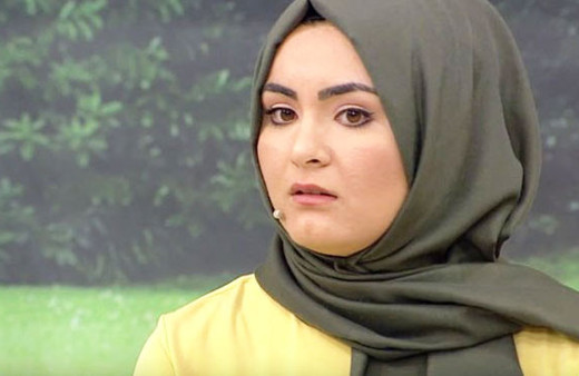 Zuhal Topal'ın gelin adayı Hanife Gürdal sonunda başını açtı fotoğraf paylaştı