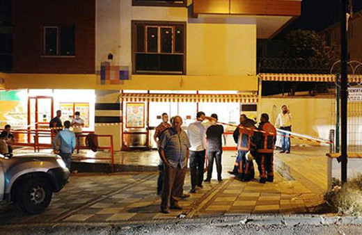 İstanbul'da maskeli motolof saldırısı