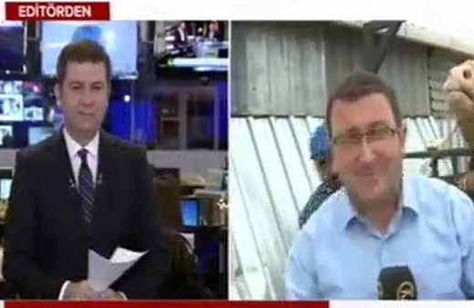 Boğa canlı yayında muhabire tükürdü