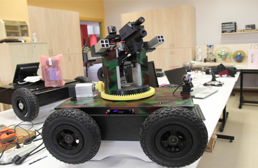 Üniversite öğrencilerinden insansız kara aracı