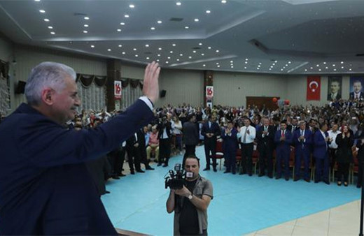 Başbakan Yıldırım: 'Görevi FETÖ'cülere devrettiler'