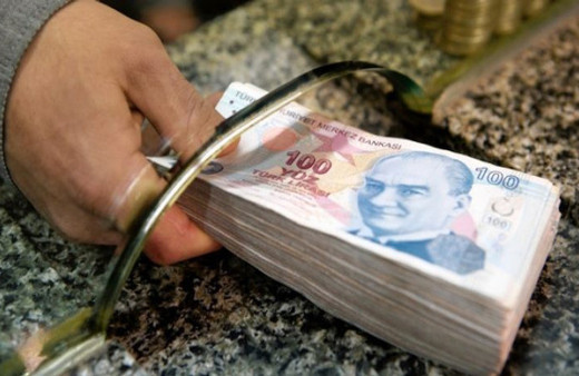 Emeklilere yılda iki kez bayram ikramiyesi 