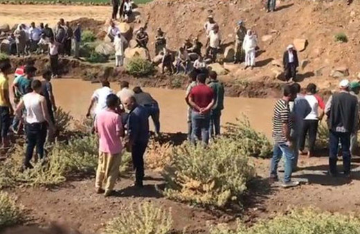 Tahliye kanalında yüzen 3 çocuk hayatını kaybetti