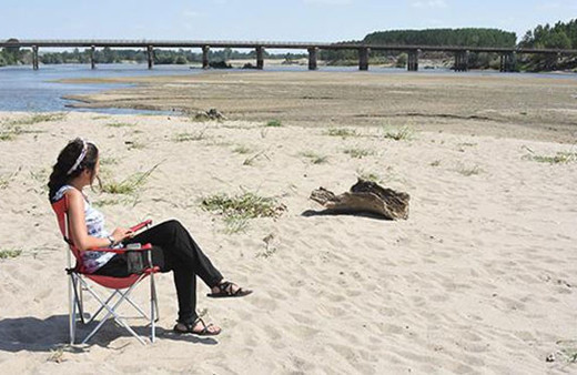 Edirne'de sıcaklar nedeniyle Tunca Nehri'nde su seviyesi düştü