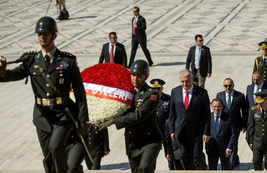 Kritik YAŞ zirvesi öncesi üyeler Anıtkabir'e böyle geldi 