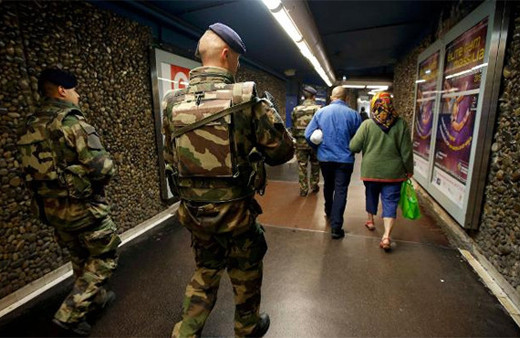 Fransa'da terör alarmı: Tren garı boşaltıldı!