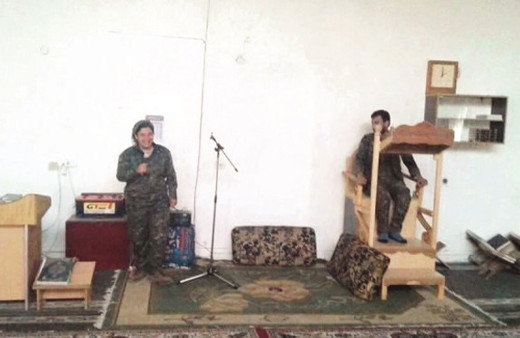 Skandal! Camileri kapatıp dini değerlerle alay ettiler