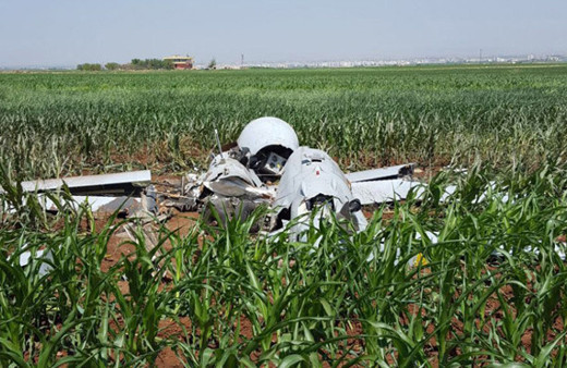 Şanlıurfa'da mısır tarlasına İHA düştü