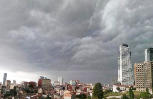 İstanbul'da sağanak başladı uçaklara kümülonimbus ayarı!