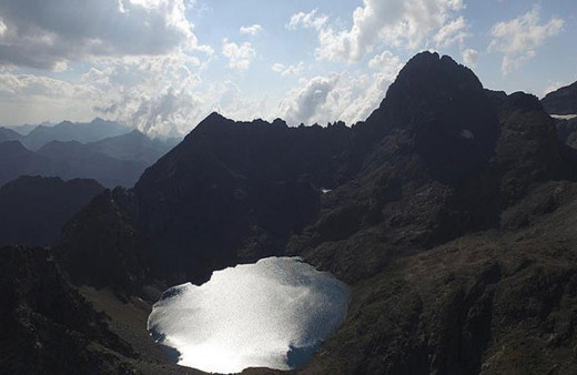 Kaçkar Dağları'nın zirvesinde 'buzul gölü' keyfi