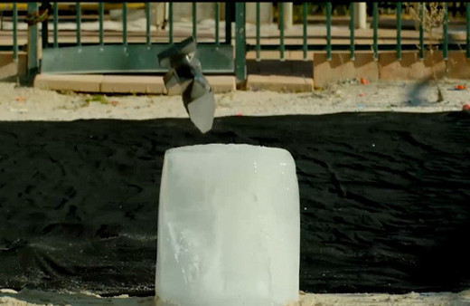 Örs 45 metreden buz kalıbına atılırsa