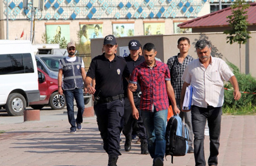 Sivas'ta askerlere yönelik FETÖ/PDY operasyonu