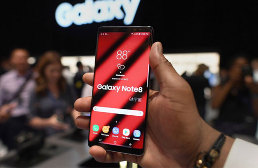 Samsung bombayı patlattı Note 8 çıktı fiyatı ne kadar?