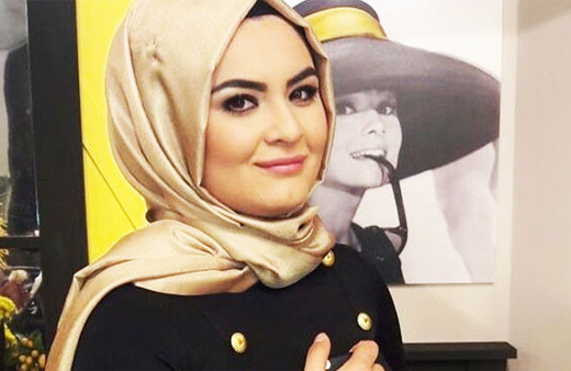 Hanife'ye yırtmaç pahalıya patladı 'Sen müslüman değil süslümansın'