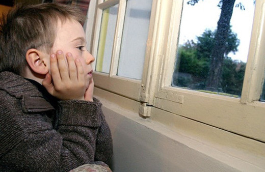 2 çocuğunu evde bırakıp tatile çıktı!