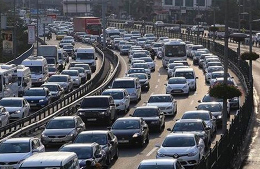 İstanbul yol durumu trafikte neler oluyor her dakika daha kötüleşiyor