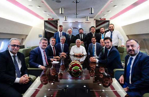 Binali Yıldırım'dan Singapur dönüşü her satırı olay açıklamalar