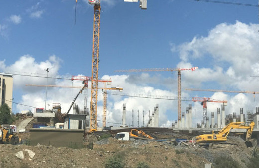 Eyüp'te işçilerin üzerine kalas düştü ölü ve yaralılar var