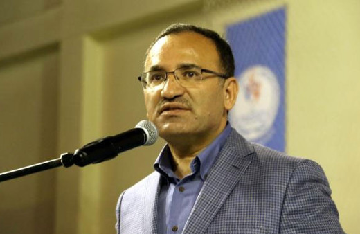 Bozdağ fena saydırdı: Hadsiz, çapsız, kompleksli...