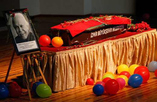 Muzaffer İzgü son yolculuğuna uğurlandı